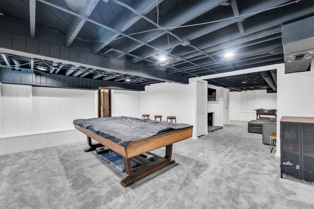 $6,000 | 15160 West Oak Spring Road, Libertyville, IL 60048