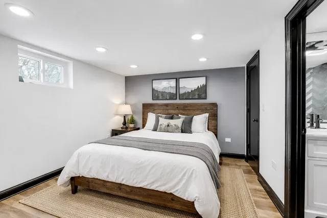 $6,000 | 15160 West Oak Spring Road, Libertyville, IL 60048