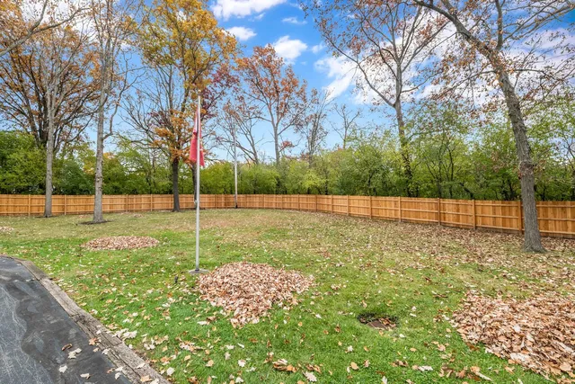 $6,000 | 15160 West Oak Spring Road, Libertyville, IL 60048