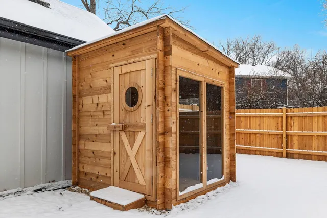 $6,000 | 15160 West Oak Spring Road, Libertyville, IL 60048