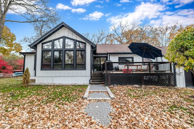 $6,000 | 15160 West Oak Spring Road, Libertyville, IL 60048