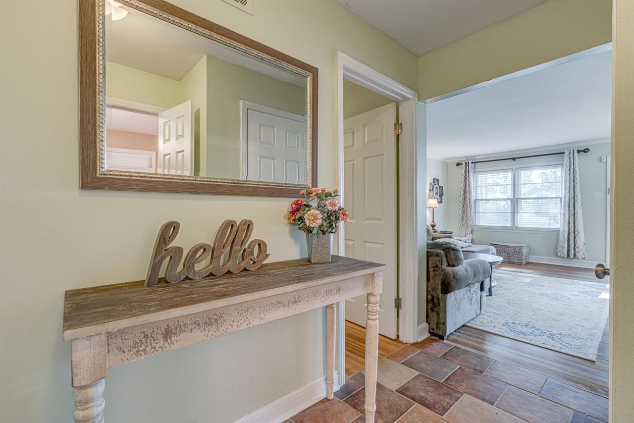 336 McElroy Road Memphis, TN 38120 - Photo 2 of 12