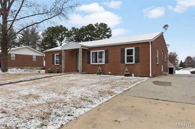$189,900 | 1310 Normandy Lane, Jackson, MO 63755