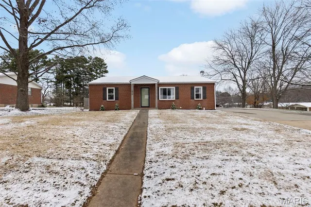 $189,900 | 1310 Normandy Lane, Jackson, MO 63755