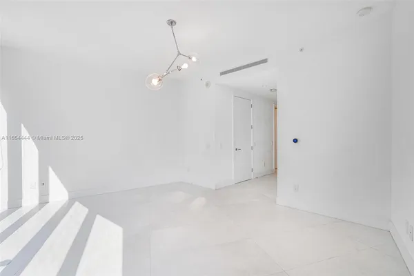 $29,500 | 18555 Collins Avenue, Unit 5001, Sunny Isles Beach, FL 33160