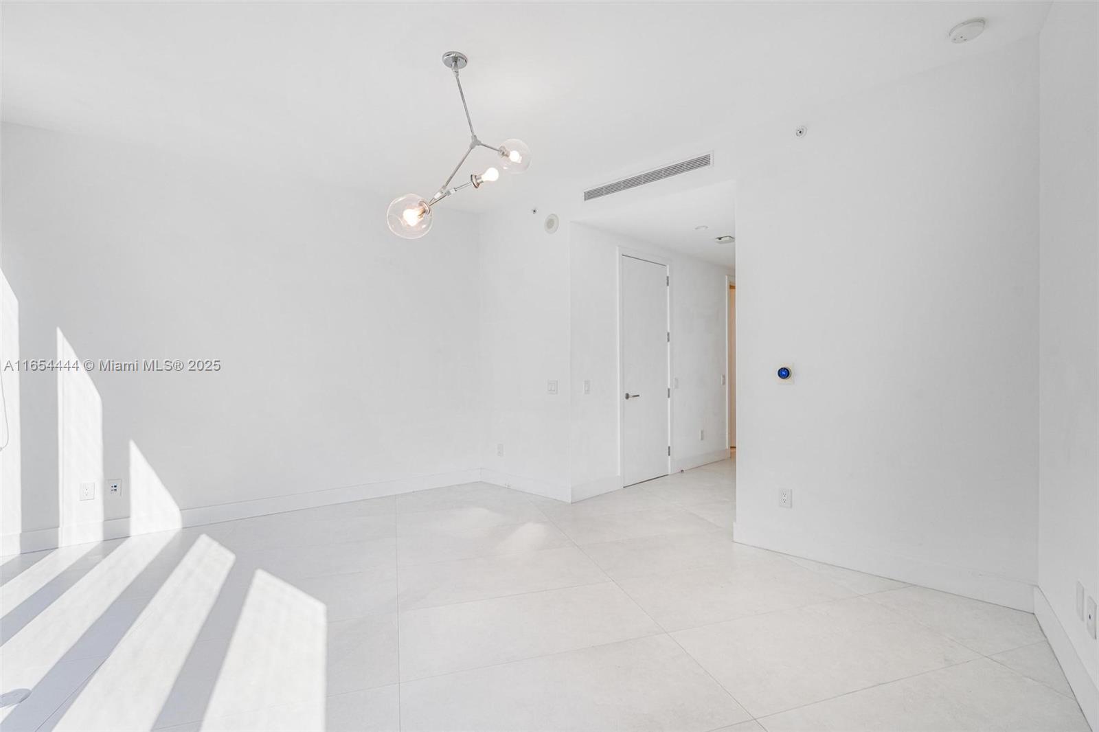 18555 Collins Avenue, Unit 5001 Sunny Isles Beach, FL 33160 - Photo 18 of 34