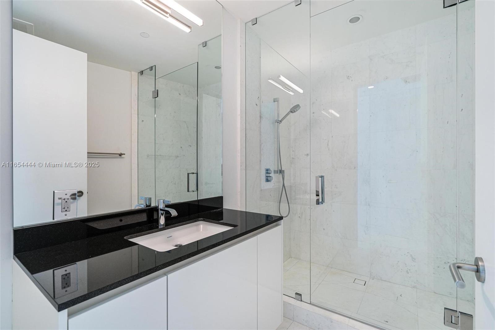 18555 Collins Avenue, Unit 5001 Sunny Isles Beach, FL 33160 - Photo 19 of 34