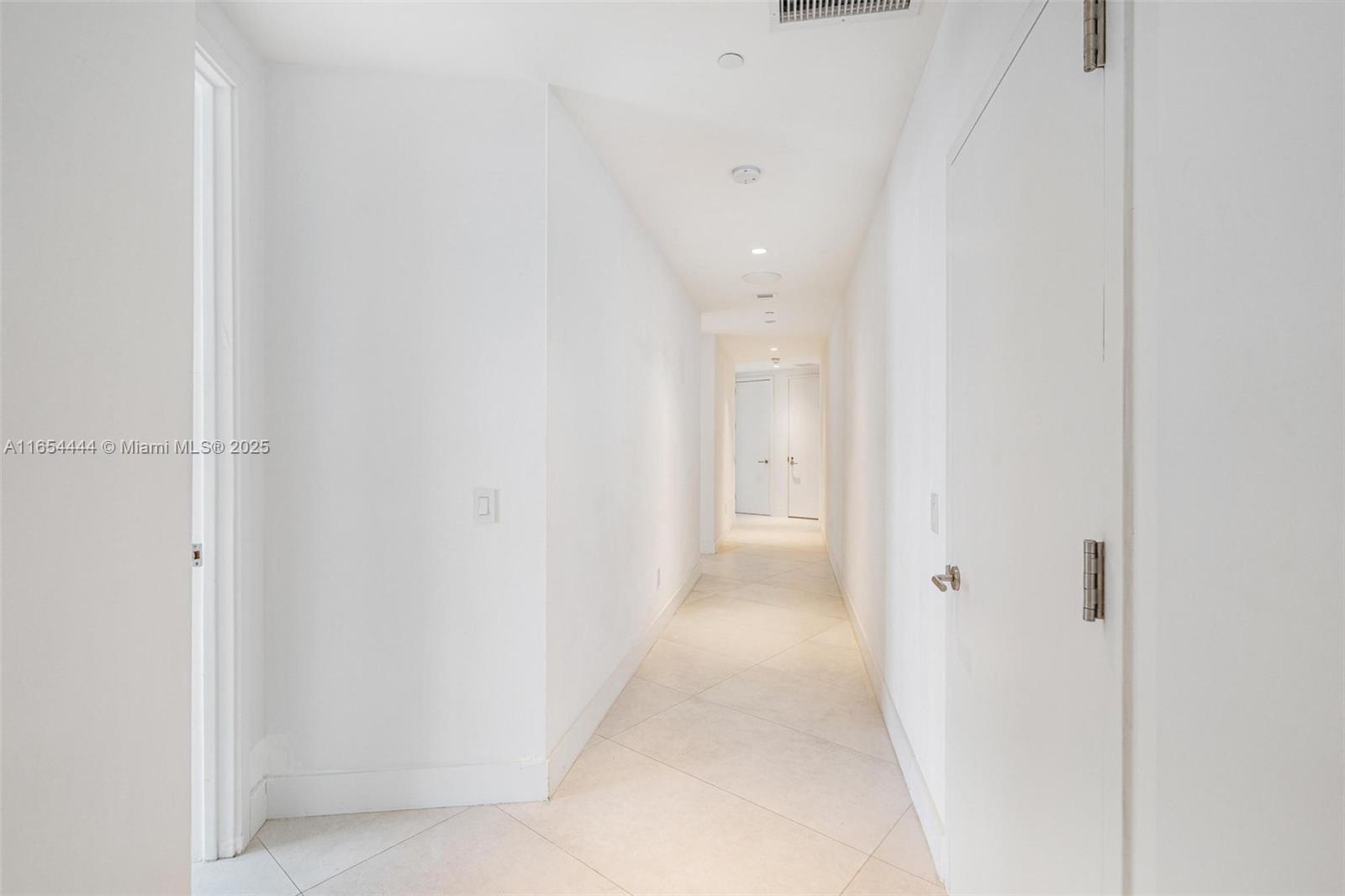 18555 Collins Avenue, Unit 5001 Sunny Isles Beach, FL 33160 - Photo 21 of 34