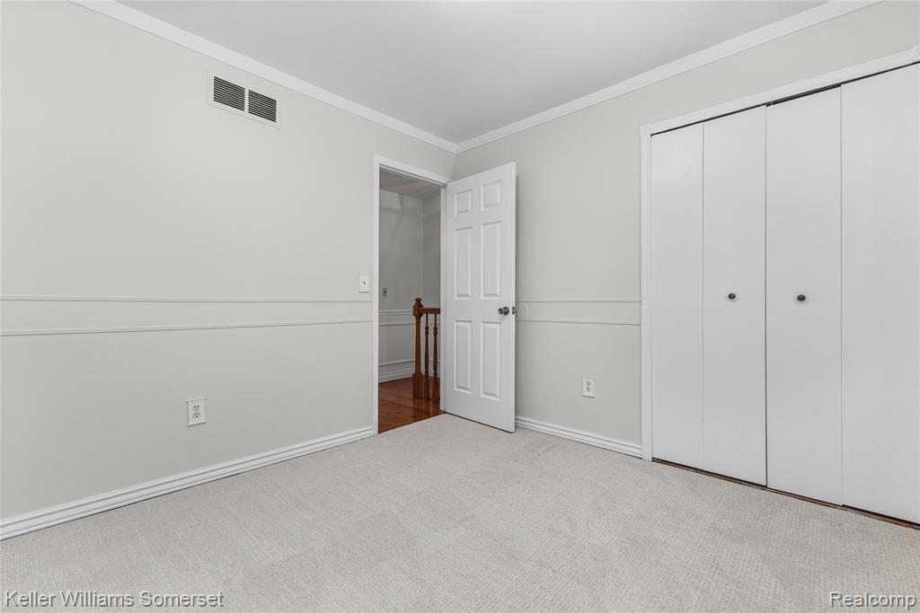 2907 Roundtree Drive Troy, MI 48083 - Photo 15 of 33