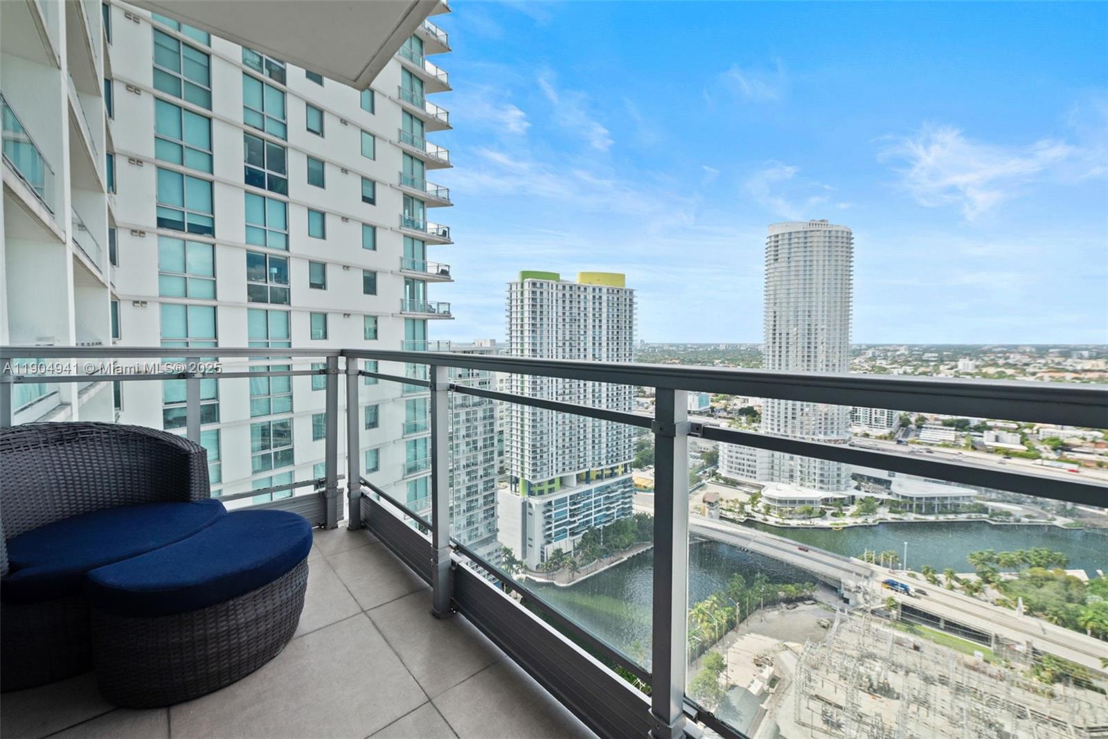 92 Southwest 3rd Street, Unit 3809 Miami, FL 33130 - Photo 20 of 32 a view of balcony with furniture