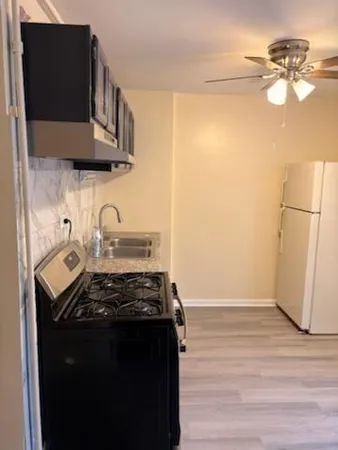 $1,500 | 10501 South Corliss Avenue, Unit 2, Chicago, IL 60628