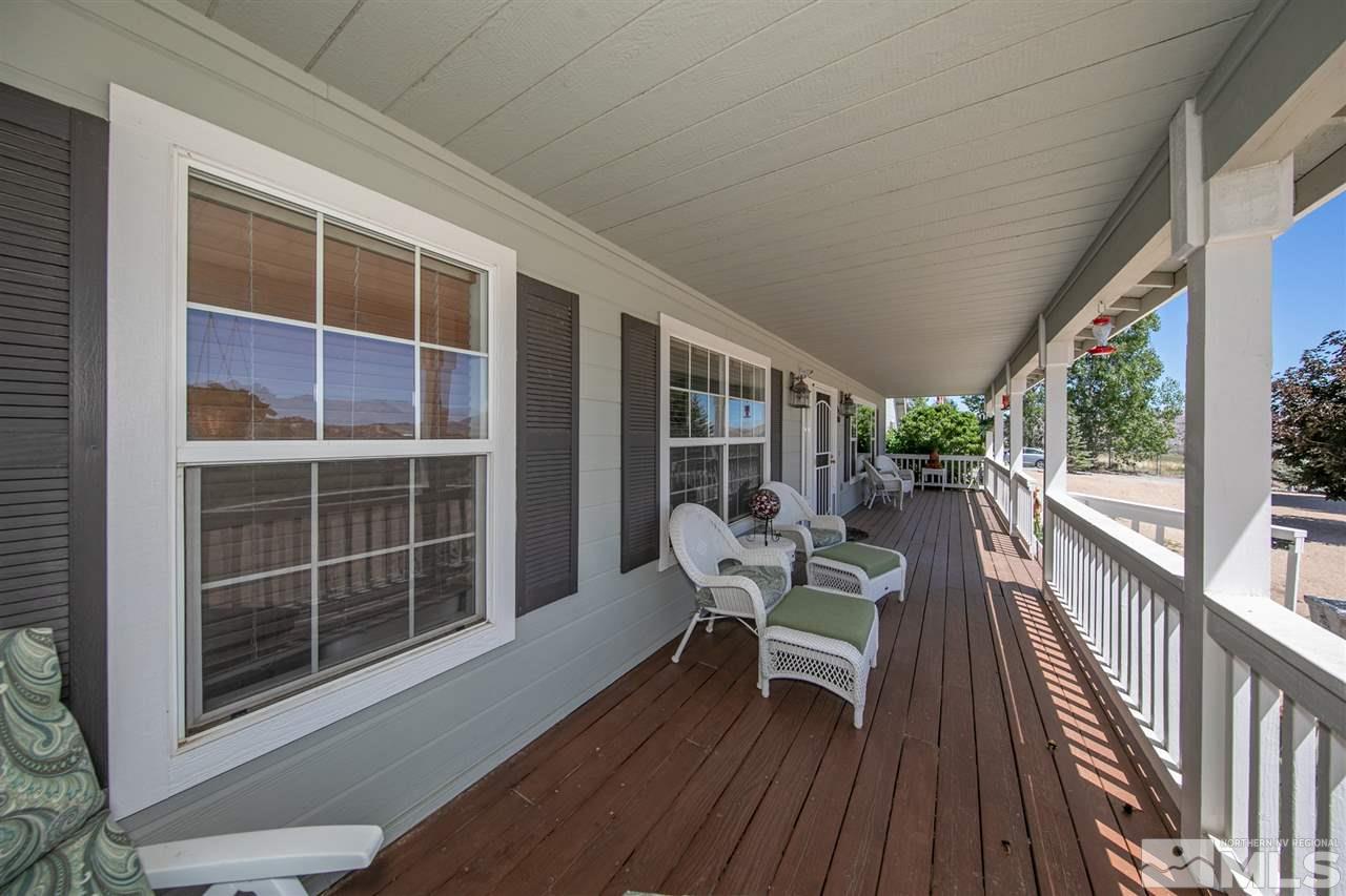 805 Thoroughbred Circle Reno, NV 89508 - Photo 2 of 40 Photo 2