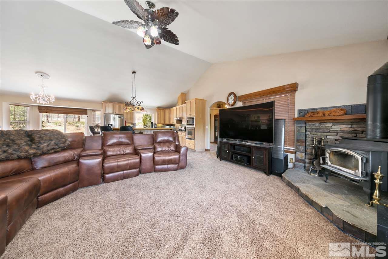 805 Thoroughbred Circle Reno, NV 89508 - Photo 4 of 40 Photo 4