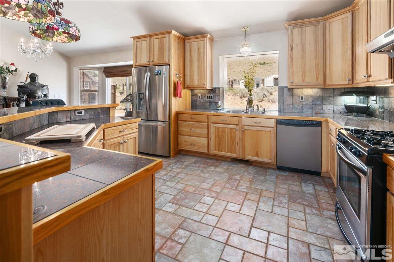 805 Thoroughbred Circle Reno, NV 89508 - Photo 8 of 40 Photo 8