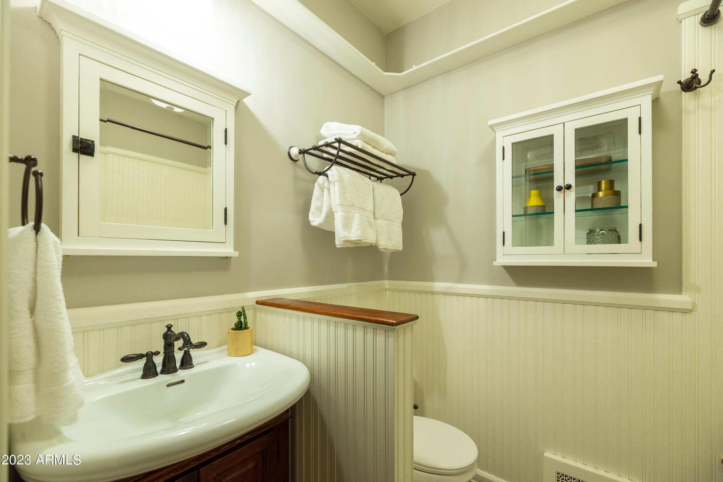 119 West Almeria Road Phoenix, AZ 85003 - Photo 34 of 67 Guest Bathroom