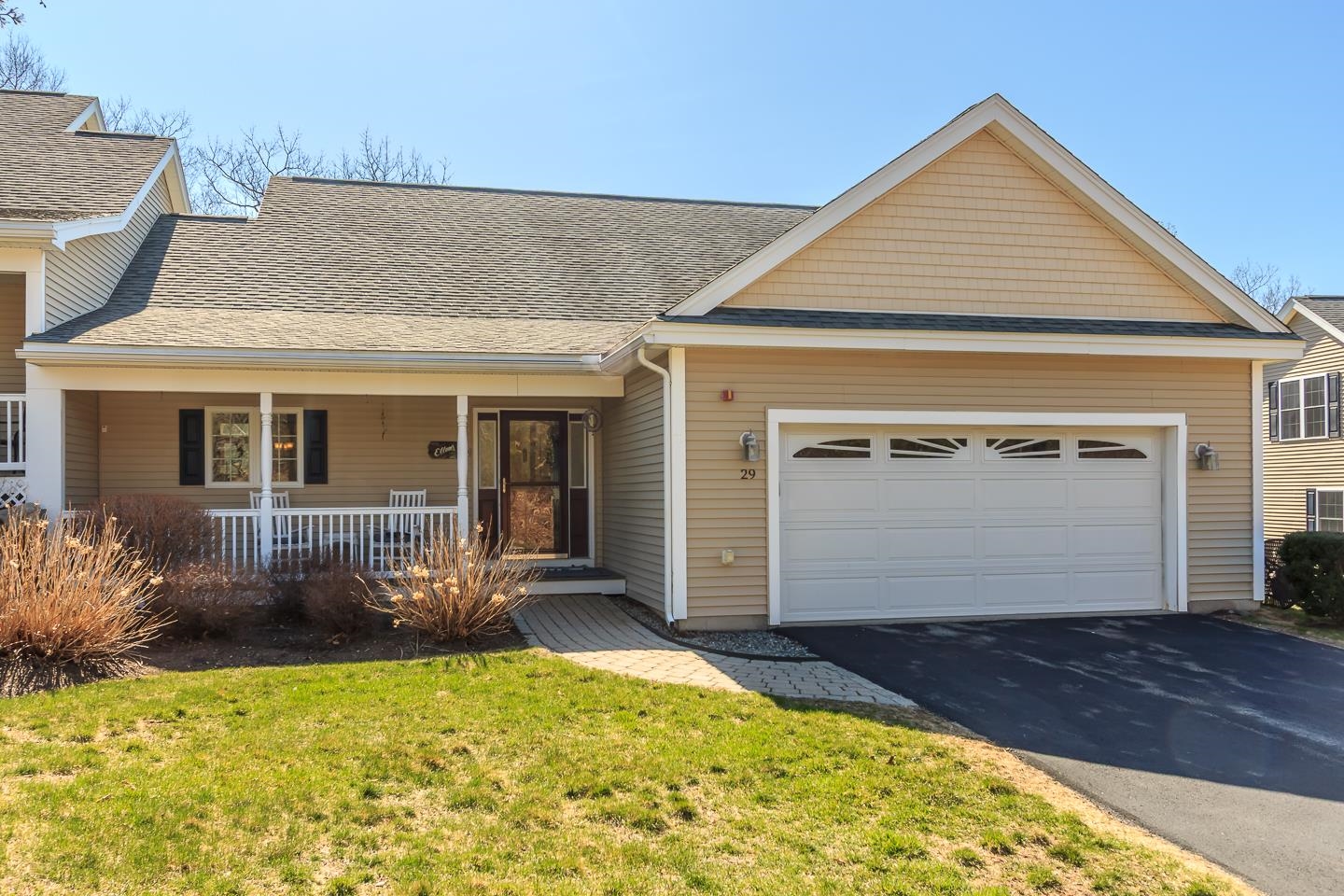 29 Shaker Hill Road Hooksett, NH 03106 - Photo 1 of 44