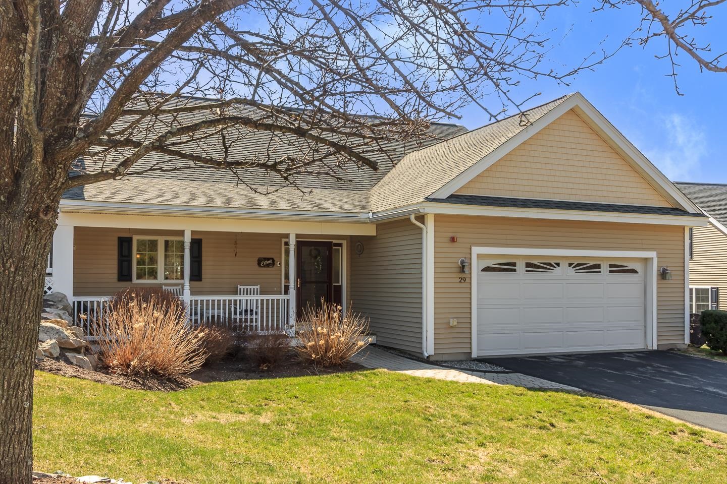 29 Shaker Hill Road Hooksett, NH 03106 - Photo 4 of 44