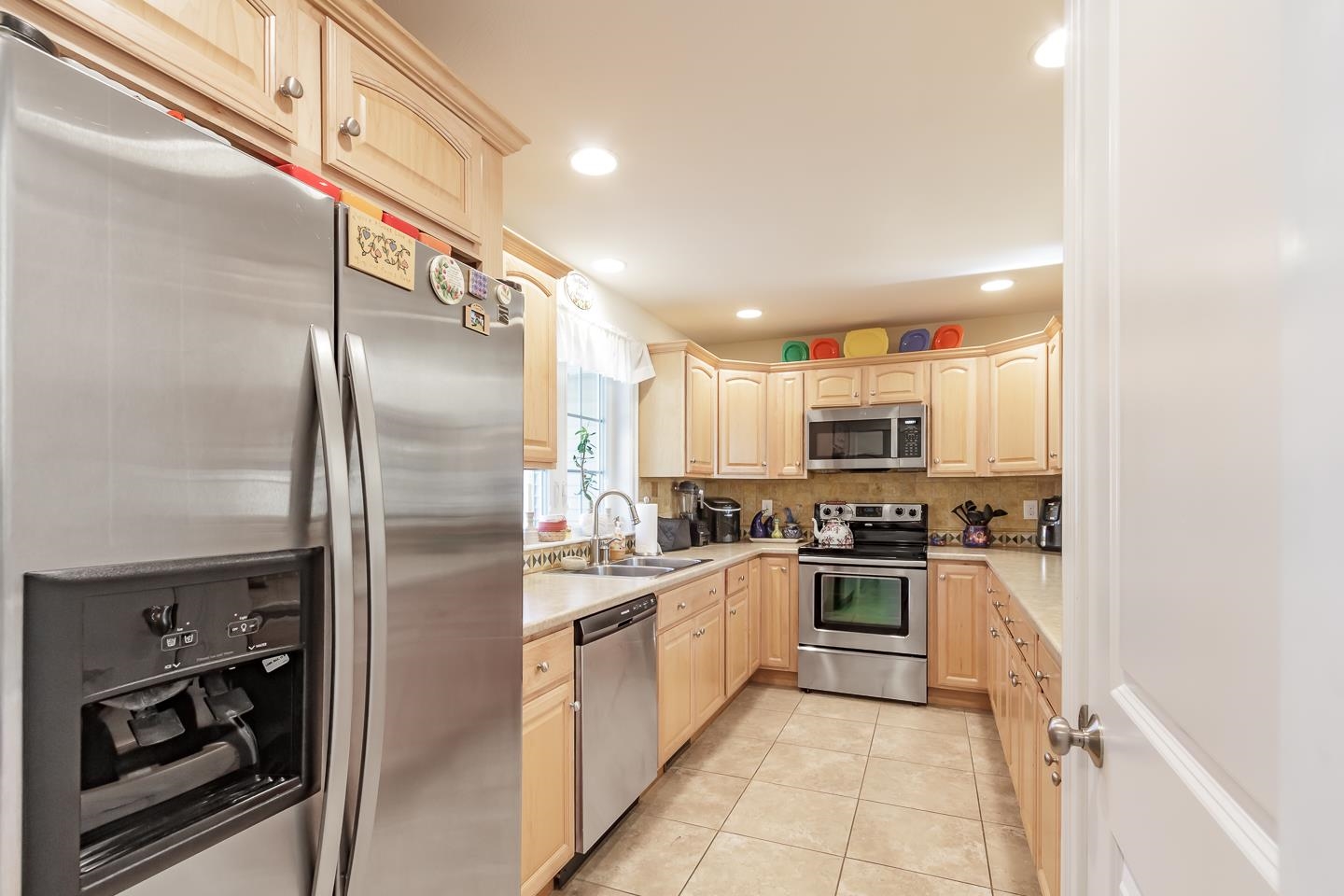 29 Shaker Hill Road Hooksett, NH 03106 - Photo 7 of 44