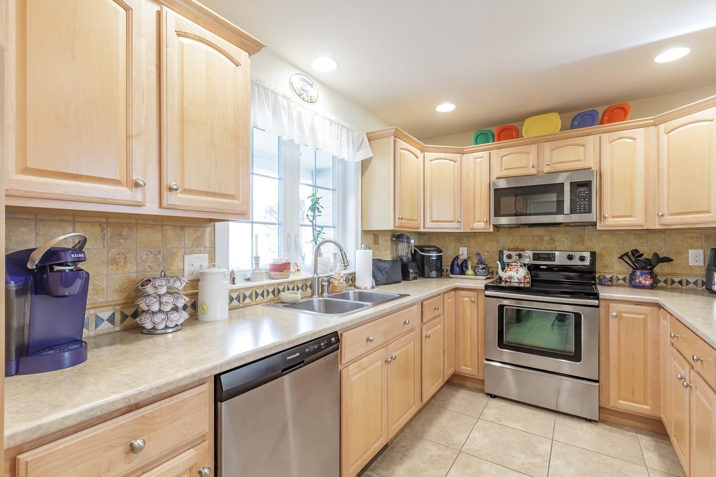 29 Shaker Hill Road Hooksett, NH 03106 - Photo 8 of 44