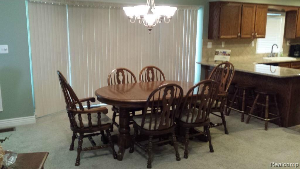 73390 McFadden Road Armada, MI 48005 - Photo 16 of 38 17 Dining Room.jpg