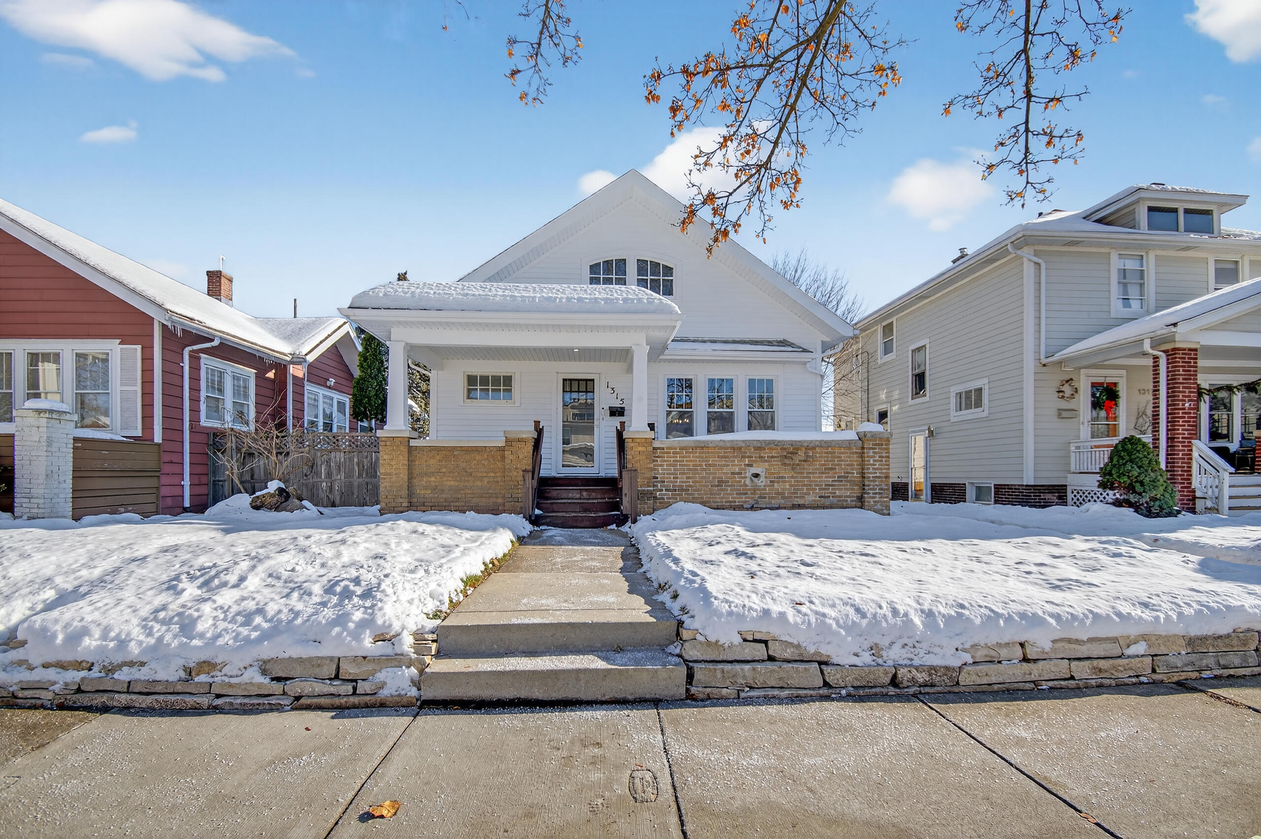 1315 Arthur Avenue Racine, WI 53405 - Photo 1 of 37 001_DSC_2397