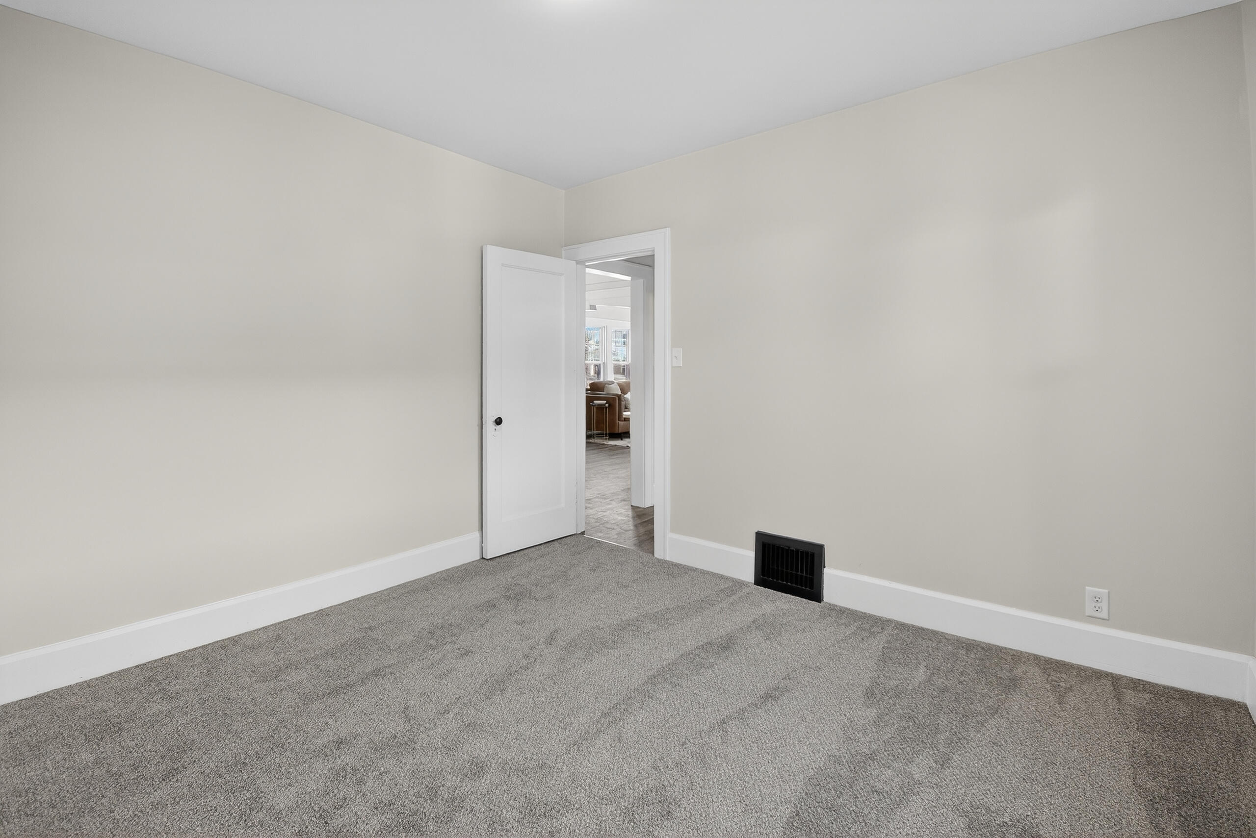 1315 Arthur Avenue Racine, WI 53405 - Photo 19 of 37 022_DSC_2531