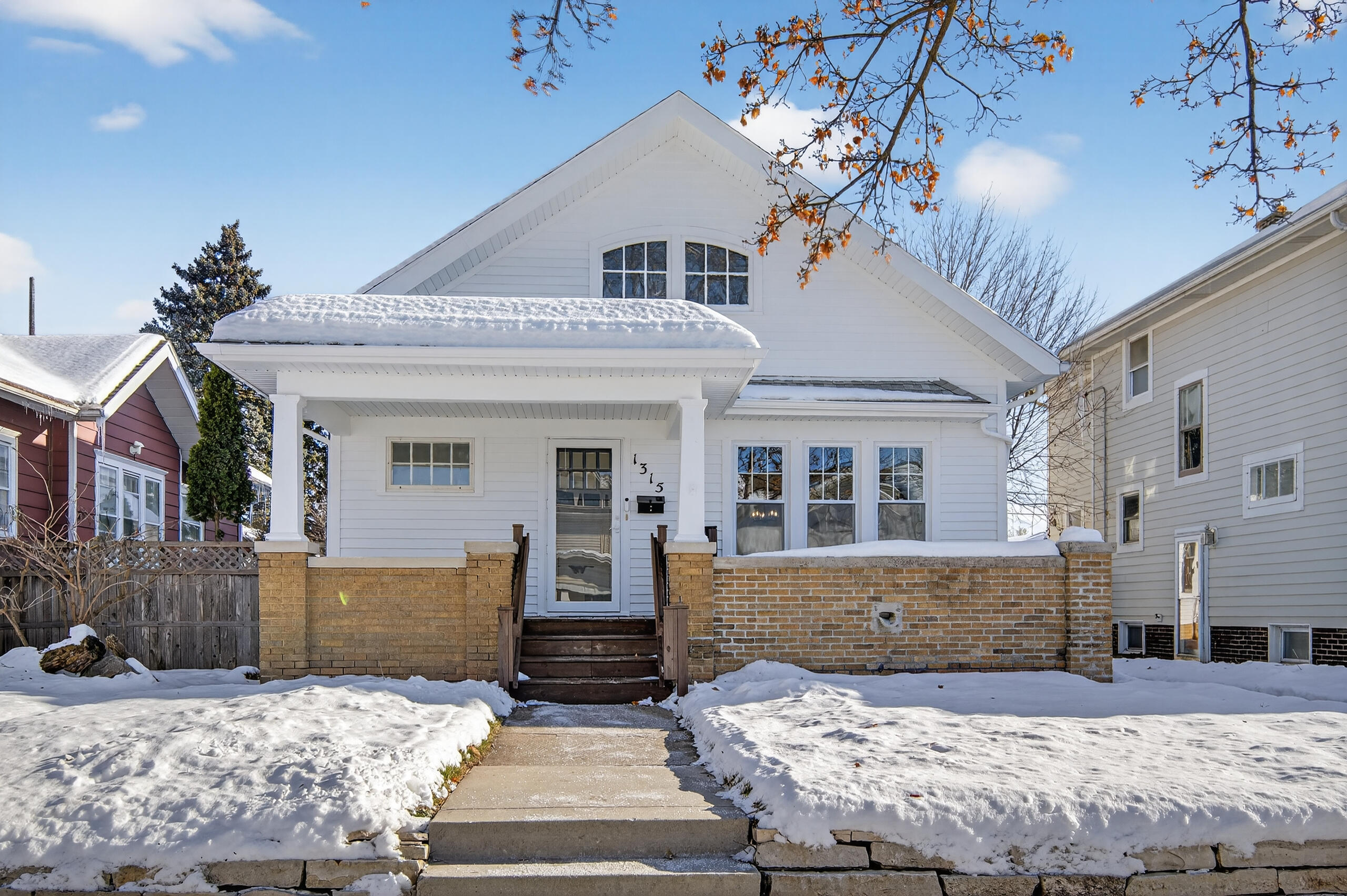 1315 Arthur Avenue Racine, WI 53405 - Photo 3 of 37 006_DSC_2420