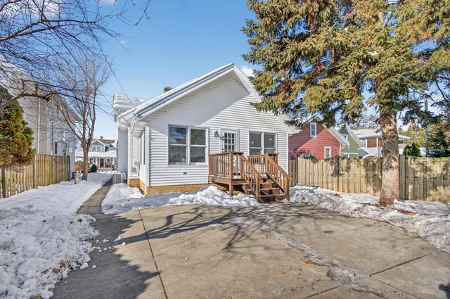 $299,500 | 1315 Arthur Avenue, Racine, WI 53405