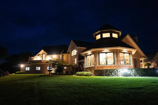 $2,500,000 | 32592 Juniper Road, Chatfield, MN 55923