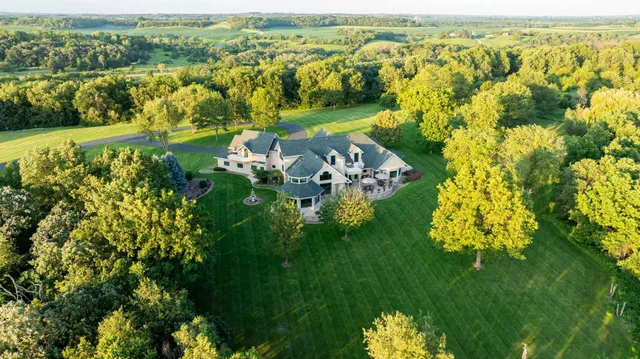 $2,500,000 | 32592 Juniper Road, Chatfield, MN 55923