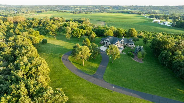 $2,500,000 | 32592 Juniper Road, Chatfield, MN 55923