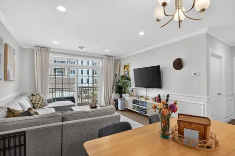 $3,200 | 320 Middlesex Avenue, Unit B203, Medford, MA 02155