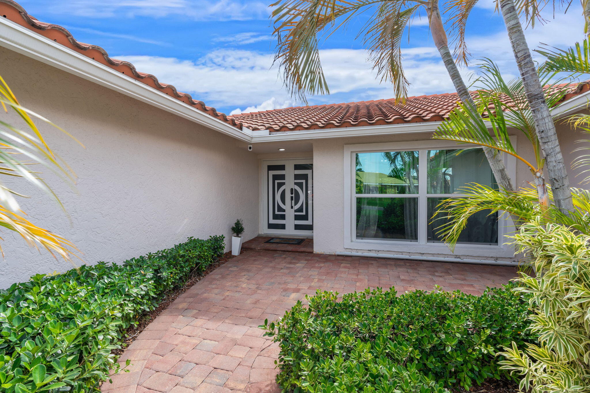 20202 Back 9 Drive Boca Raton, FL 33498 - Photo 2 of 39 4-web-or-mls-20202 Back 9 Dr Boca Raton,