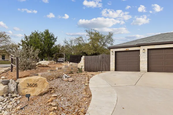 $474,950 | 3605 Bunyan Circle, Lago Vista, TX 78645