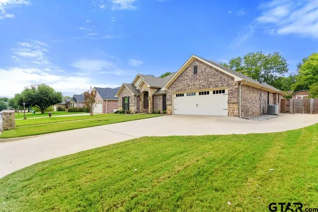 $529,900 | 19551 Sandhill Lane, Flint, TX 75762