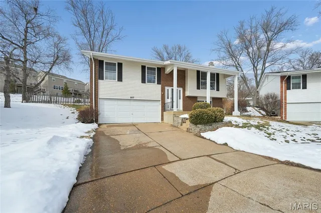 $335,000 | 857 Village Meadow Drive, Ballwin, MO 63021