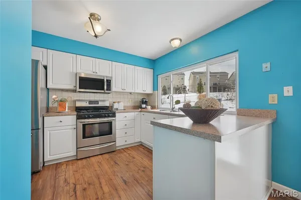 $325,000 | 857 Village Meadow Drive, Ballwin, MO 63021