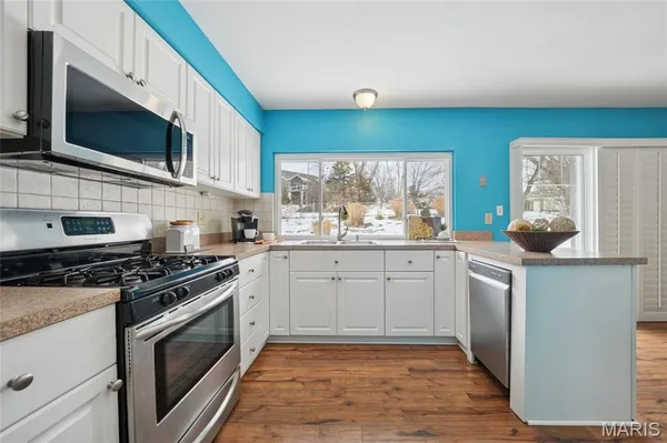 $325,000 | 857 Village Meadow Drive, Ballwin, MO 63021