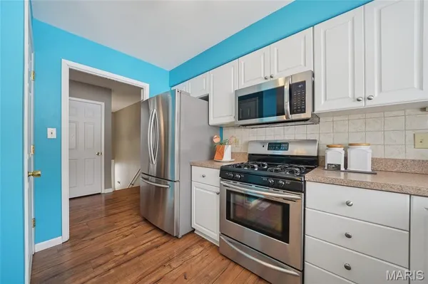 $325,000 | 857 Village Meadow Drive, Ballwin, MO 63021