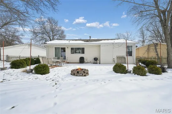 $325,000 | 857 Village Meadow Drive, Ballwin, MO 63021