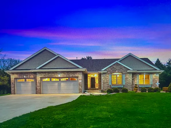 $625,000 | 1712 Birch Court, Janesville, WI 53545