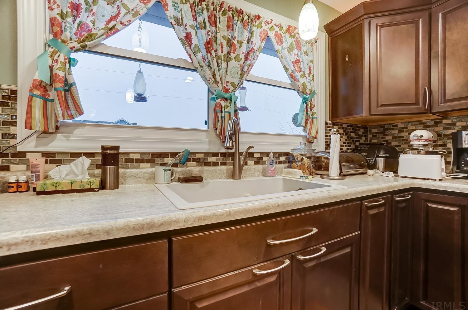 216 Meadowmere Drive Butler, IN 46721 - Photo 12 of 28 Gallery Image 12