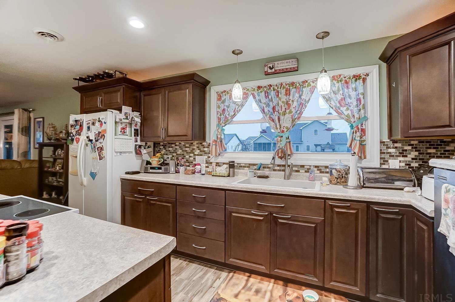 216 Meadowmere Drive Butler, IN 46721 - Photo 10 of 28 Gallery Image 10