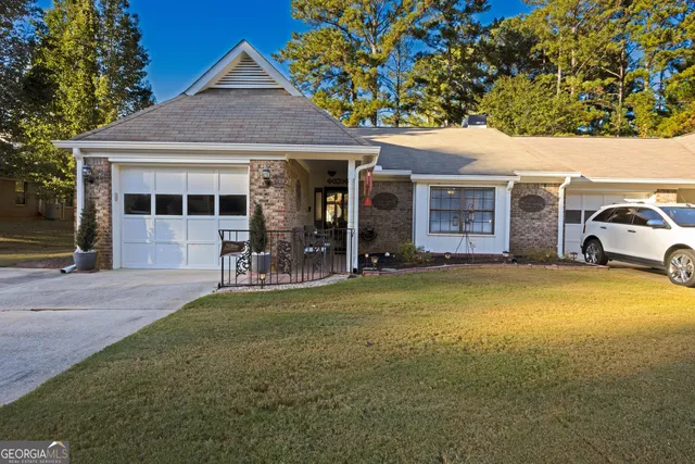 $259,900 | 250 Jeff Davis Place, Fayetteville, GA 30214