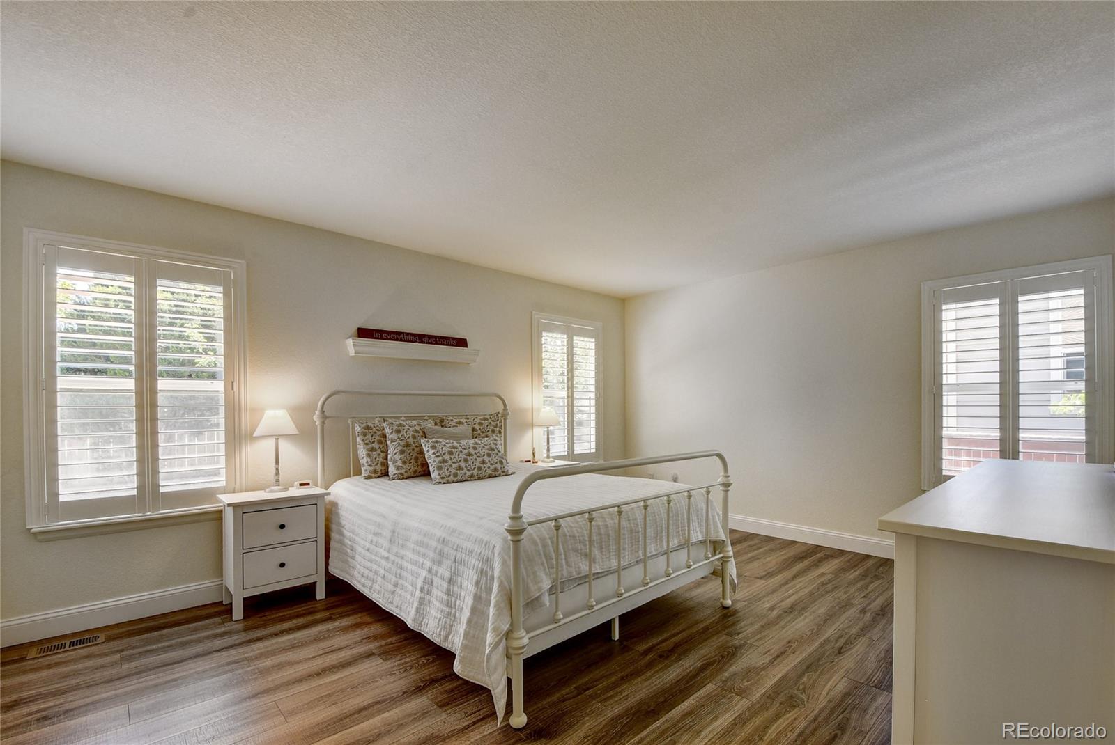 10035 Strathfield Lane Highlands Ranch, CO 80126 - Photo 15 of 37 Gallery Image 15