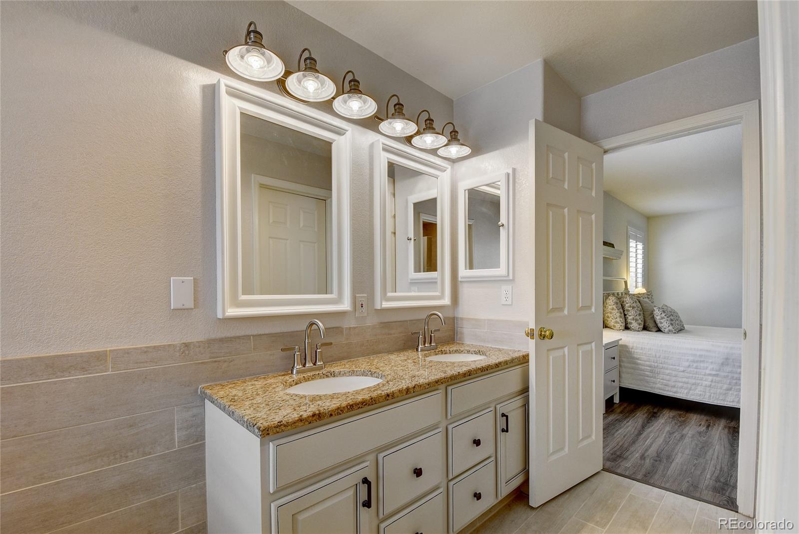 10035 Strathfield Lane Highlands Ranch, CO 80126 - Photo 17 of 37 Gallery Image 17