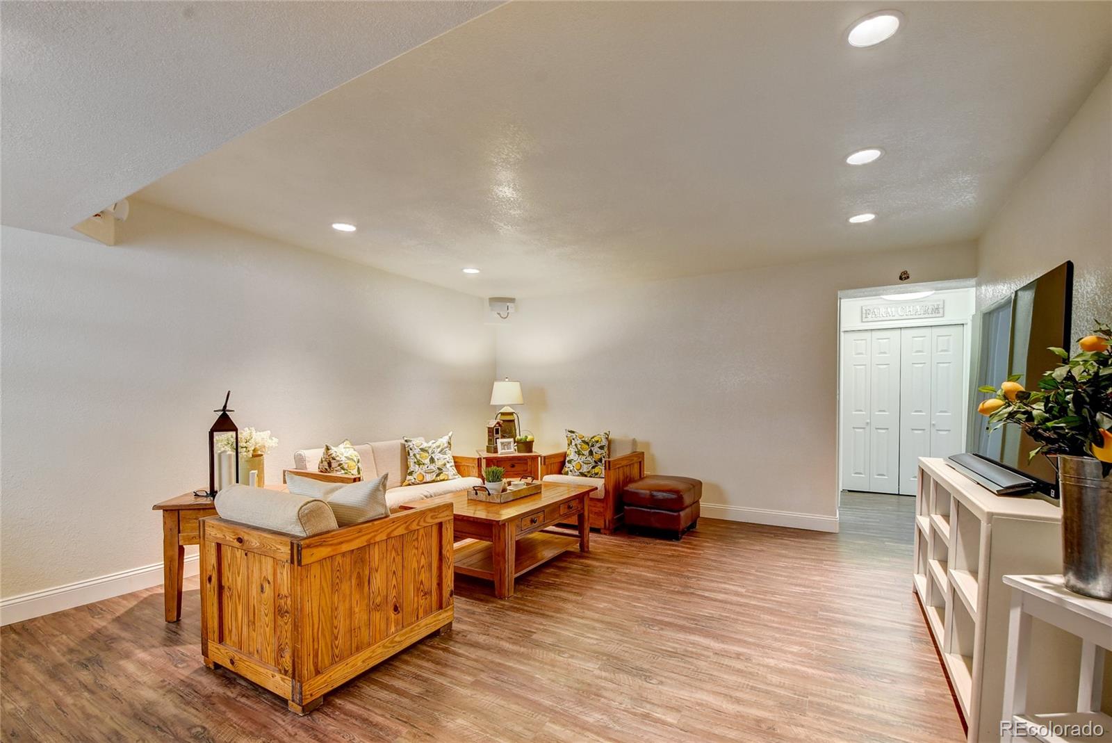 10035 Strathfield Lane Highlands Ranch, CO 80126 - Photo 20 of 37 Gallery Image 20