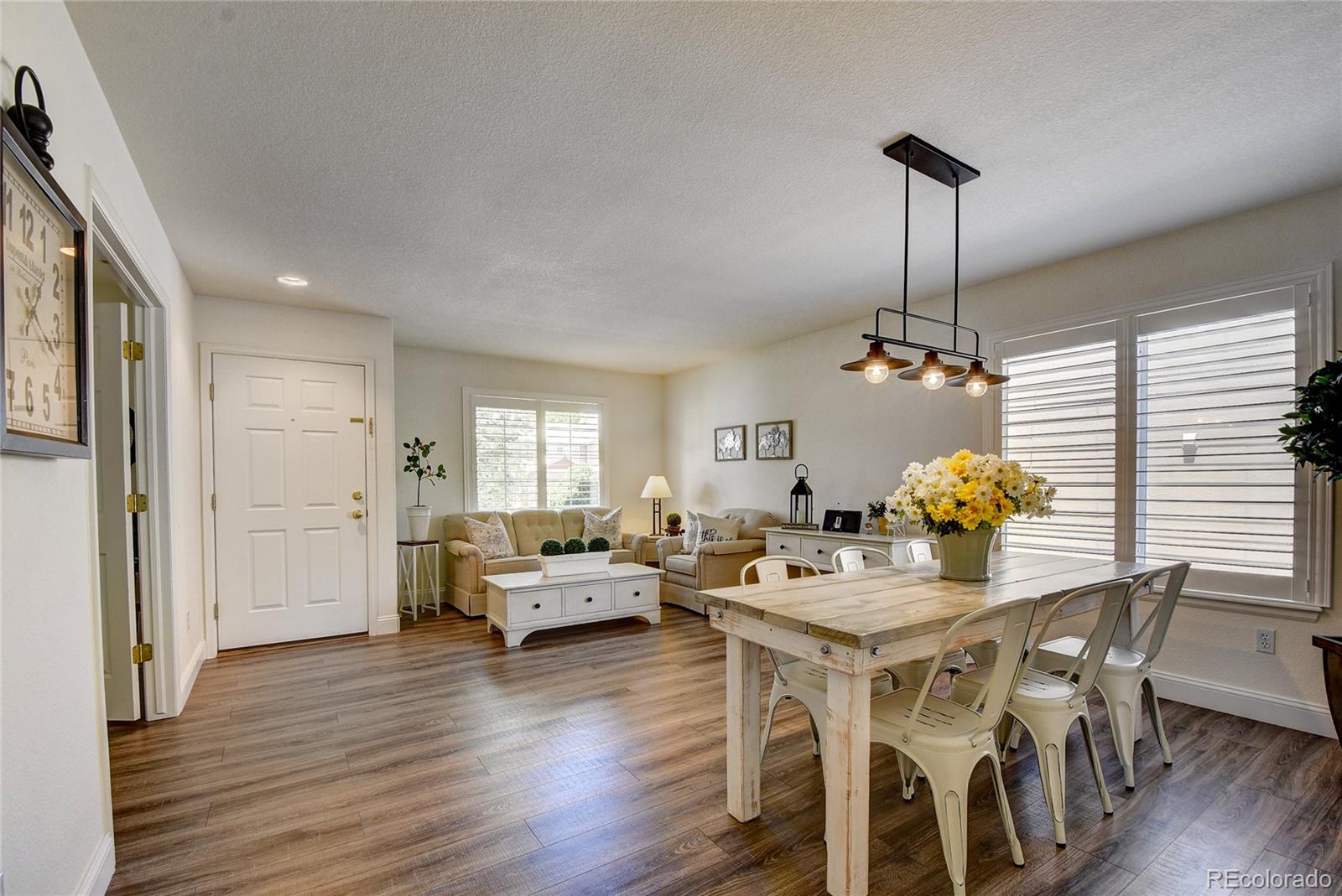 10035 Strathfield Lane Highlands Ranch, CO 80126 - Photo 5 of 37 Gallery Image 5