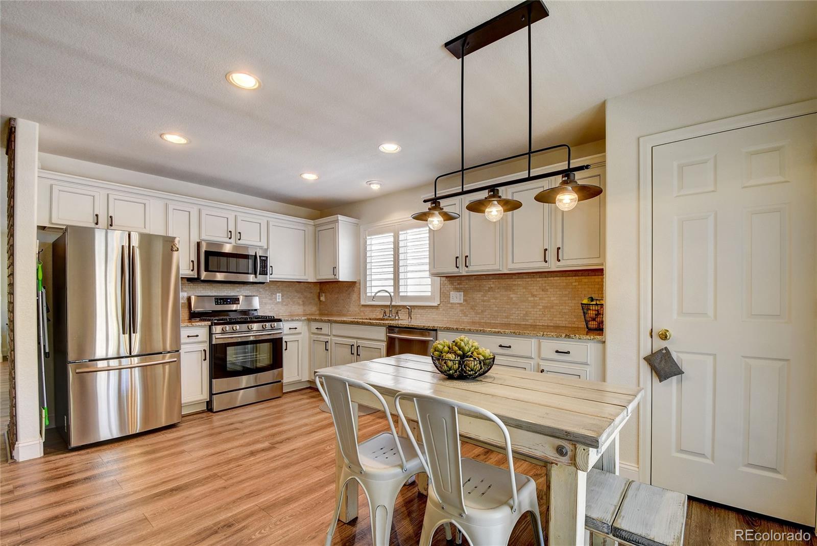 10035 Strathfield Lane Highlands Ranch, CO 80126 - Photo 10 of 37 Gallery Image 10