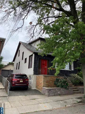 $3,500 | 218 8th Street, Unit 1, Fairview, NJ 07022